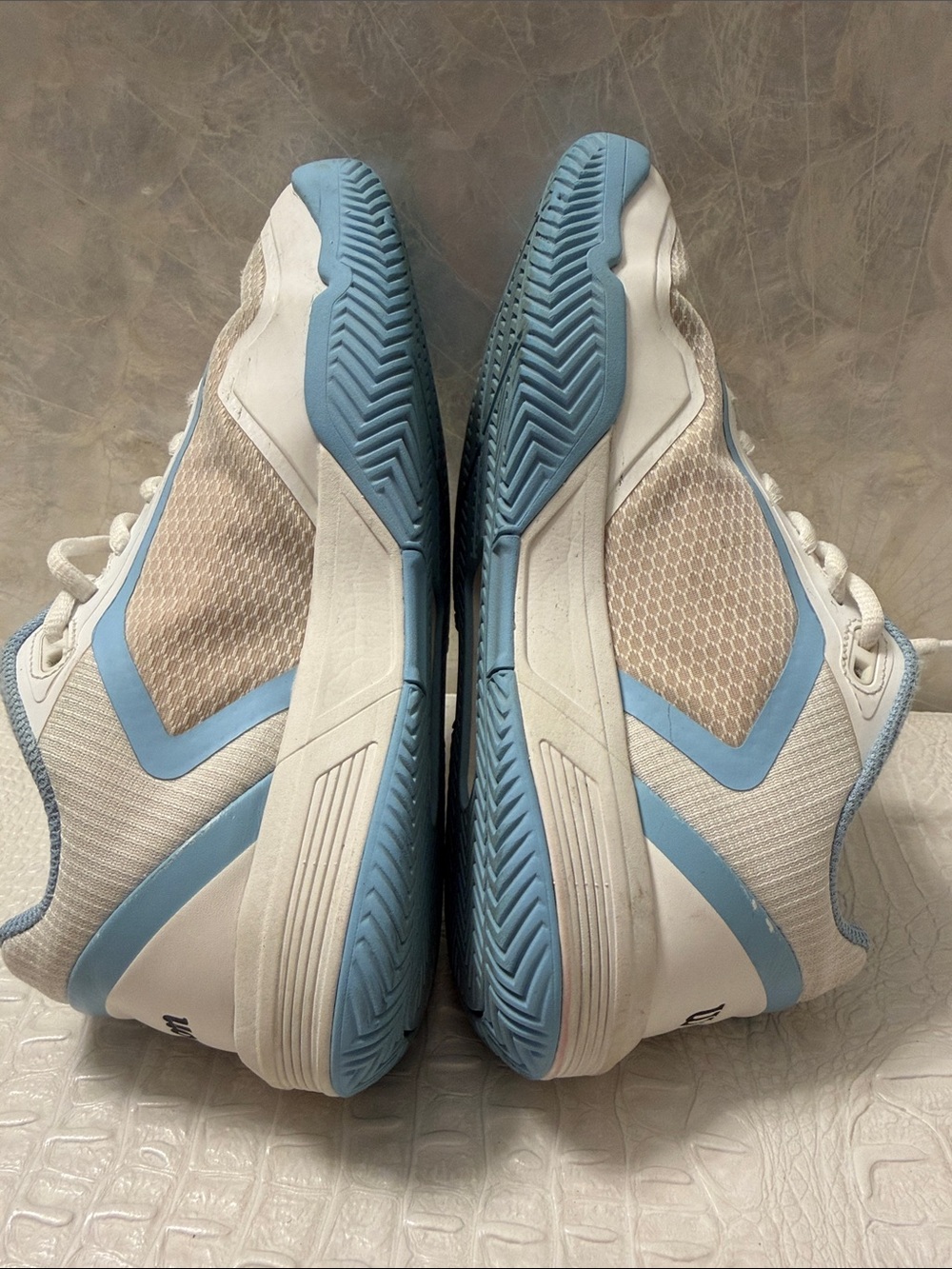 Wilson White & Light Blue Court Sneakers, tennis shoes Size 6,5 boys/girls/women - Picture 7 of 13